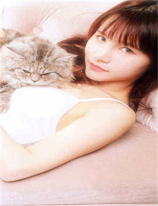 同时被两个男人轮流舔/国产无人区码卡二卡三卡免费